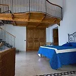 Relais Il Pennino 4* ماسّا لوبْرينسِ