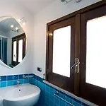 Relais Il Pennino 4* ماسّا لوبْرينسِ